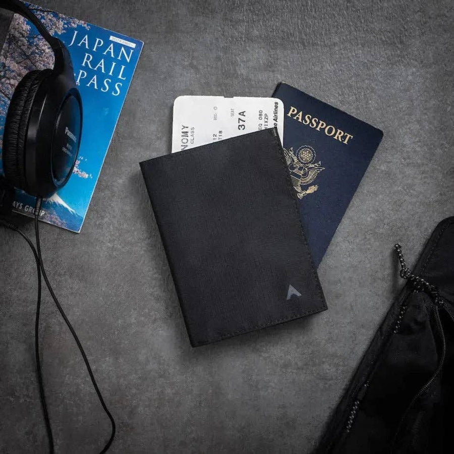 The Travel Essential Kit Bundle